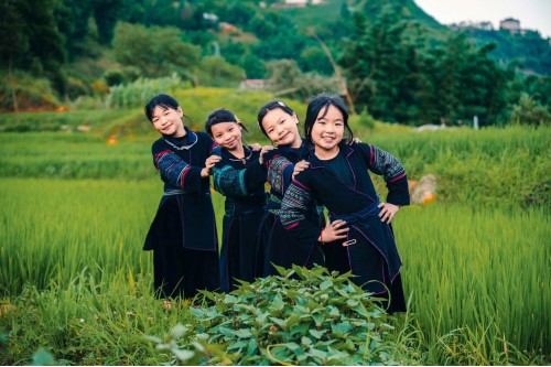 Những đứa trẻ ở Bản Làng Hạnh Phúc có một mùa hè trọn vẹn đến mức nào...